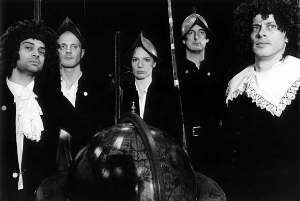 De cast van de Vliegende Hollander in vol ornaat De cast van de Vliegende Hollander in vol ornaat
